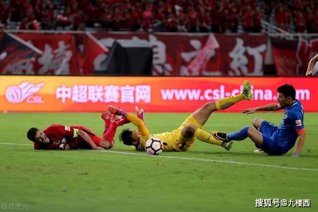 曼联对利桑德罗批评尚未采取行动，球员们表达不满